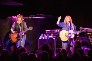 Indigo Girls Discuss The Songs On Staring Down The Brilliant Dream