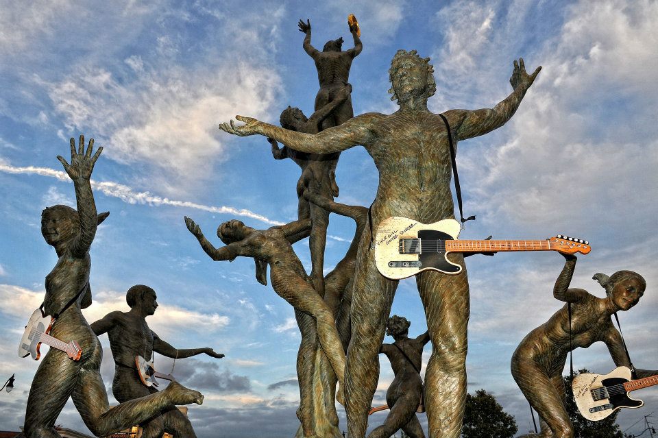vince gill statue music row