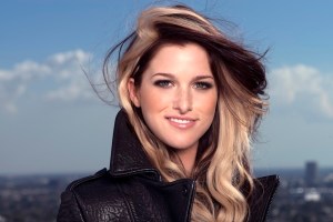 Track Premiere: Cassadee Pope, “Everybody Sings”