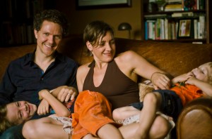 Video: Jen Chapin Celebrates Mothers Day With “Let It Show”