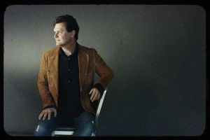 Song Premiere: Tom Maxwell, “Moonglow”