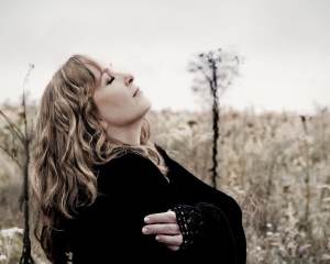 Song Premiere: Gretchen Peters, “When All You Got Is A Hammer”