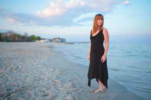 Song Premiere: Daphne Lee Martin, “Eskimo Bro”
