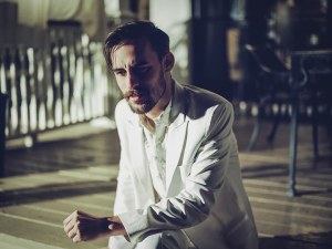 Song Premiere: Robert Ellis, “The High Road”