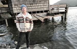 Song Premiere: Garrett Pierce, “Distant Thought”