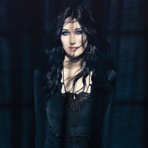 Watch Aubrie Sellers Cover Coldplay’s “Green Eyes” From The Back Of A Van