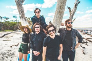 SUSTO Premieres Dreamy Cover of “Feliz Navidad”