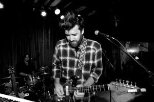 Bob Schneider Premieres New Video For “Lake Michigan”