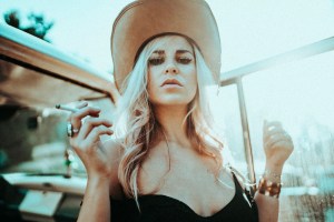 Elaina Kay Previews Paul Cauthen-Produced LP With “Daddy Issues”