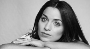 Jackie Castro Releases Cathartic Third Single, “Hourglass”