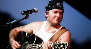 Stoney LaRue Moves ‘Onward’ With New Album