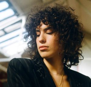 Sonia Stein Wants to Move Along Unnoticed on New Single “Passerby”
