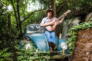 Sam Doores Premieres “Windmills,” an Introspective Look from his Debut Record
