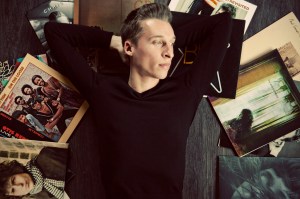 Chris Milam Discusses ‘Meanwhile’, a Non-Linear Album About Changing Times