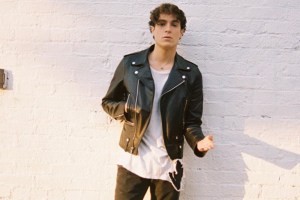 Daily Discovery: Julian Lamadrid Tackles Time in New Single