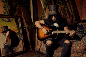 Slash Shares Gibson Guitar Line, Memories of Joni Mitchell and Guns N’ Roses