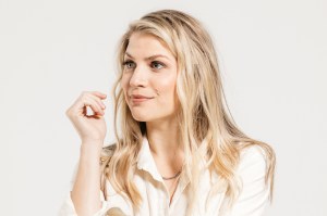 Jillian Edwards Shares Thoughts About Songwriting and Her EP, ‘Meadow’
