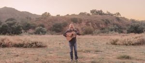 The Traditionist Sticks to His Musical Tradition on “Betsy Heavens”