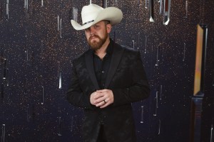 Justin Moore Just Took His Rowdy “Why We Drink” to Number One, Smack Dab in the Middle of a Pandemic