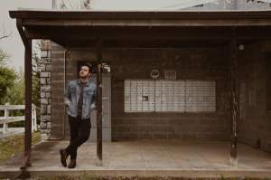 Trae Sheehan Drops A ‘Postcards from the Country’ Track-by-Track