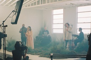 Mosaic MSC Premiere Intimate Version of “Not Going Back”