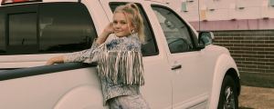 Hailey Whitters Looks to Write a New Musical Chapter with “Living the Dream”