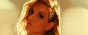 Guest Editor Lindsay Ell Explains Her Love Of Songwriting In March/April American Songwriter Magazine