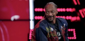 Snoop Dogg Pays Tribute to His Mother with Performance of “Stand By Me” in Boston
