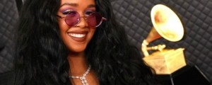 H.E.R. Joins Kodi Lee For Soulful Duet On ’America’s Got Talent‘