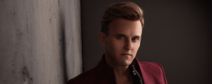 Premiere: Following Dolly Parton & Tanya Tucker, Curtis Braly Breaks the Mold with New Single “Happy When You’re Sad”