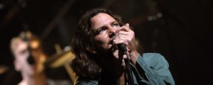 Pearl Jam Covers Cheap Trick’s “Surrender” in Chicago