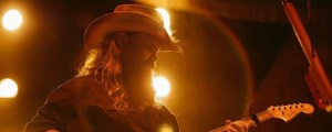 Chris Stapleton Extends 2022 Tour with Special Guests Willie Nelson, Sheryl Crow, Yola and More