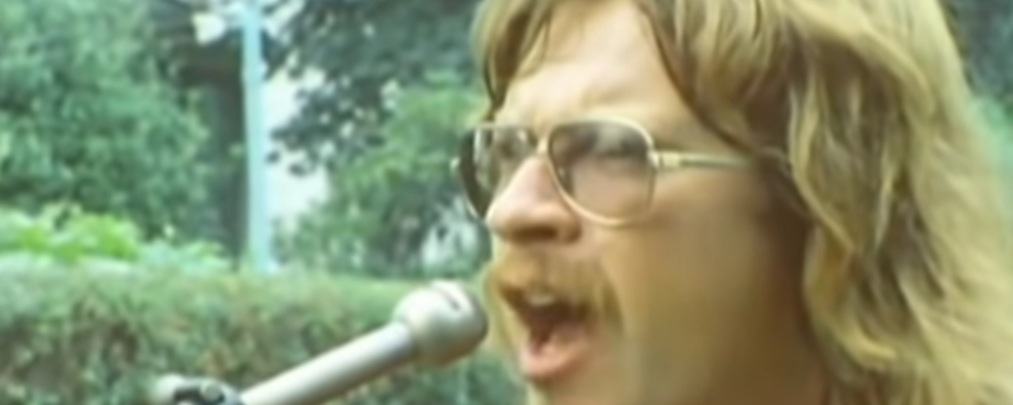 americansongwriter.com