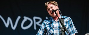 3 Rock Songs From the 2000s That Are Still Perfect for Singing Karaoke