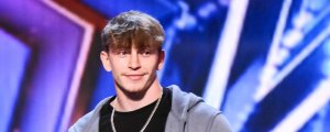 British Singer Lee Collinson Wows ‘America’s Got Talent’ Judges During Season Premiere