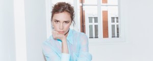 Victoria Beckham Sings Spice Girls 1997 Hit “Stop” at Karaoke