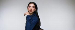 Dua Lipa Opens Up on Move from Kosovo to London: “I’ve Been a New Girl All My Life” 