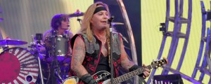 Mötley Crüe’s Vince Neil Makes Grand Ole Opry Debut