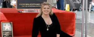 Kelly Clarkson Gets Star on Hollywood Walk of Fame