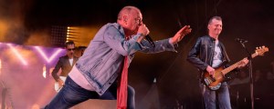 Review: 45 Years Later, Simple Minds Are Still Going Strong