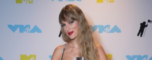 Review: Taylor Swift Delivers Her Dreamiest and Most Introspective Album to Date with ‘Midnights’