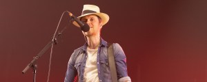 How The Fratellis’ ‘Chelsea Dagger’ Became the Chicago Blackhawks’ Goal-Scoring Song