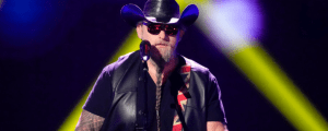 British Country Singer Alex Whalen Hooks Blake Shelton on ‘The Voice’