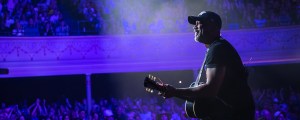 Darius Rucker’s ‘Darius and Friends’ Returns to Ryman Auditorium with Jelly Roll, HARDY and More