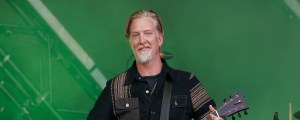 Queens of The Stone Age’s Josh Homme Opens Up About Cancer Diagnosis 
