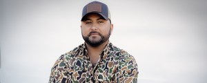 Tyler Farr Announces ‘Rednecks Like Me’ EP