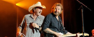 The Meaning Behind Brooks & Dunn’s Hit Tear-Jerker “Believe”