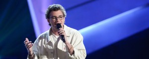 Eli Ward Delivers Raw Performance of Lewis Capaldi’s ‘Bruises’ for ‘The Voice’ Blind Auditions