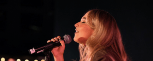 Watch: Sabrina Carpenter Covers ABBA’s “Dancing Queen” During Argentina Show on The Eras Tour