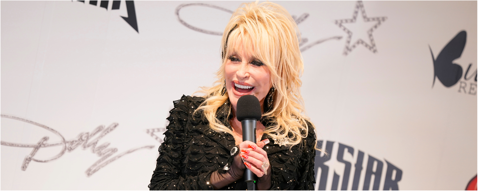 Throwback Clip of Timeless Dolly Parton Gets Twitter Buzzing After Epic